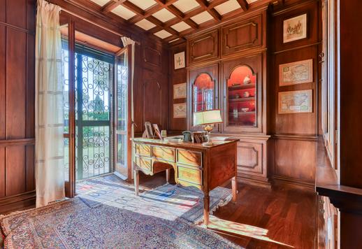 Exclusieve villa met drie verdiepingen en grote privétuin te koop in de Eeuwige Stad Image 9