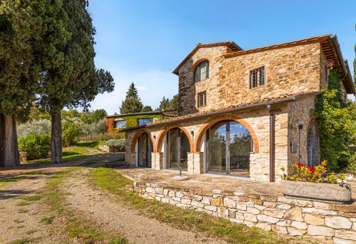 Exclusiva villa de lujo con gimnasio y piscina en venta situada en las colinas de Greve in Chianti. Image 9
