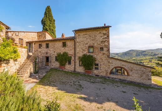 Exclusiva villa de lujo con gimnasio y piscina en venta situada en las colinas de Greve in Chianti. Image 7