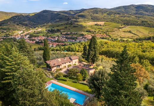 Exclusiva villa de lujo con gimnasio y piscina en venta situada en las colinas de Greve in Chianti. Image 2