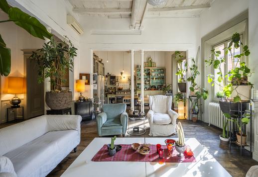 Luxe appartement in Scandinavische stijl met antieke vloeren te koop in het hart van Bologna Image 4