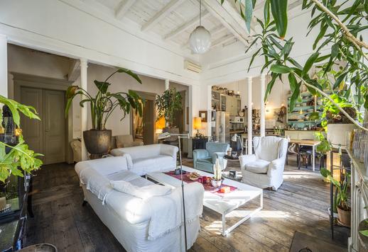 Luxe appartement in Scandinavische stijl met antieke vloeren te koop in het hart van Bologna Image 5