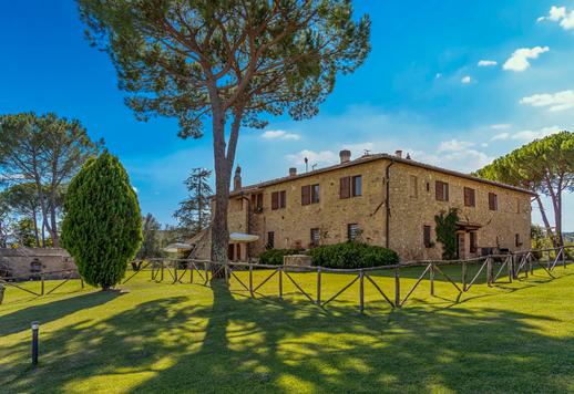 Lenyűgöző tanya hat apartmannal és kerttel eladó Crete Senesi és Val d&#39;Orcia között Image 9