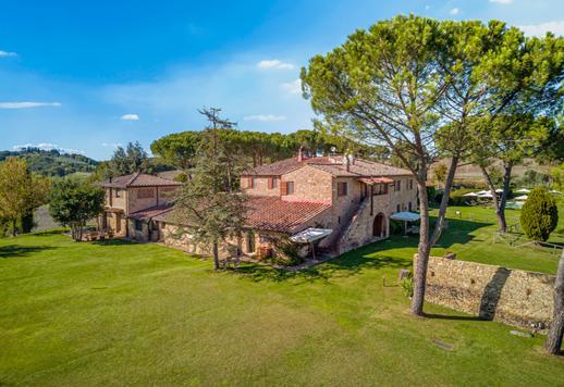Lenyűgöző tanya hat apartmannal és kerttel eladó Crete Senesi és Val d&#39;Orcia között Image 4
