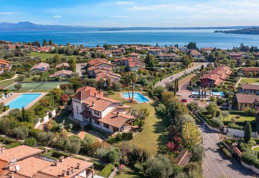 Villa di lusso con ampio parco privato e palestra in vendita a Padenghe sul Garda Image 4