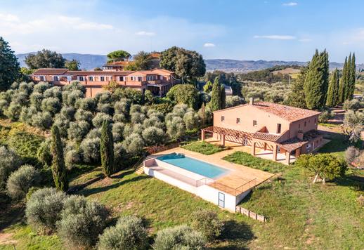 Azienda agricola biologica con 24 ettari e cantina in vendita nelle colline di Pisa Image 2