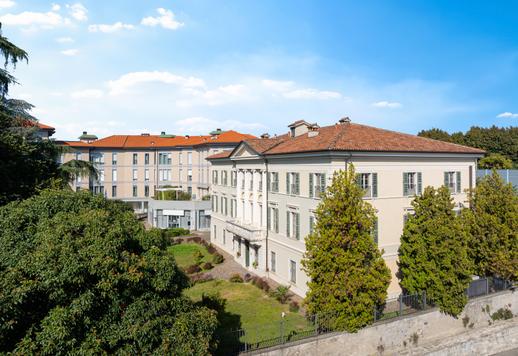 Villa historique conçue par Rodolfo Vantini en vente au cœur de Brescia Image 4