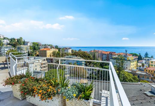 Luxueux penthouse avec terrasse en front de mer à vendre au cœur de Sanremo Image 5