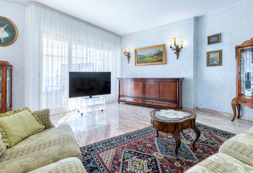 Luxueux penthouse avec terrasse en front de mer à vendre au cœur de Sanremo Image 9