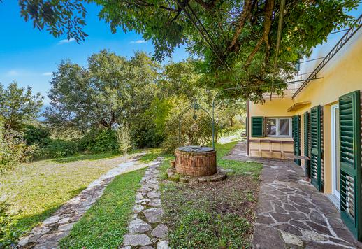 Elegante villa de luxo com grande jardim privado dividido em dois apartamentos, situada nas colinas de Fiesole Image 7