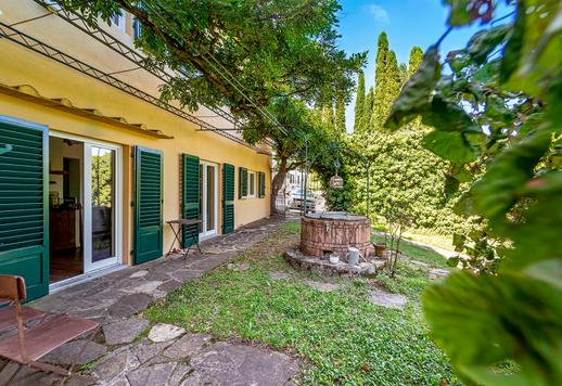 Elegante villa de luxo com grande jardim privado dividido em dois apartamentos, situada nas colinas de Fiesole Image 6