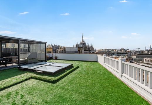 Im Schatten der Madonnina bietet diese Luxus-Design-Wohnung eine Terrasse mit Pergola und atemberaubendem Blick auf die Türme. Image 2