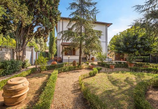 Prestigieuse villa de luxe du XX avec dépendance et terrasse panoramique à Florence Image 5