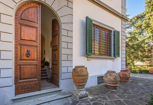 Prestigieuse villa de luxe du XX avec dépendance et terrasse panoramique à Florence Image 9