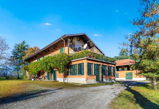 Residenza di lusso di Piero Portaluppi con 200 ettari di parco e campo da calcio in vendita a Varese Image 7