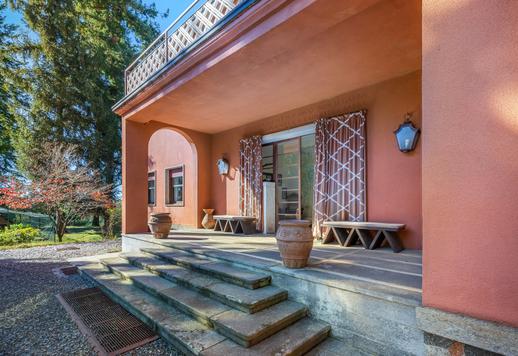 Residenza di lusso di Piero Portaluppi con 200 ettari di parco e campo da calcio in vendita a Varese Image 9