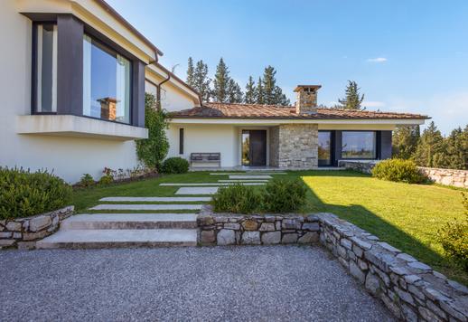 Villa con design contemporaneo, giardino zen e oliveto in vendita a Greve in Chianti Image 9