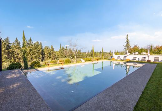 Villa con design contemporaneo, giardino zen e oliveto in vendita a Greve in Chianti Image 8