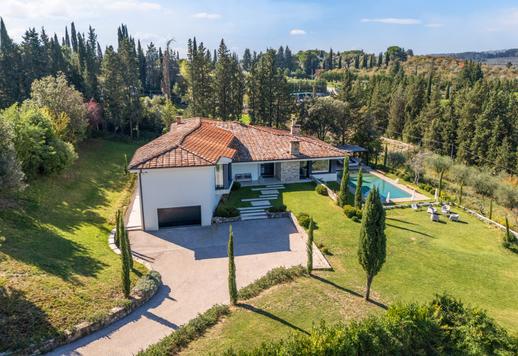 Villa con design contemporaneo, giardino zen e oliveto in vendita a Greve in Chianti Image 3