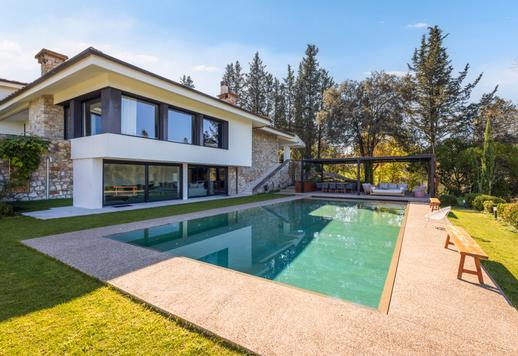 Villa con design contemporaneo, giardino zen e oliveto in vendita a Greve in Chianti Image 5