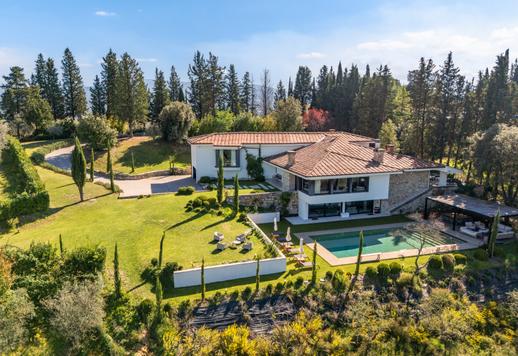 Villa con design contemporaneo, giardino zen e oliveto in vendita a Greve in Chianti Image 1