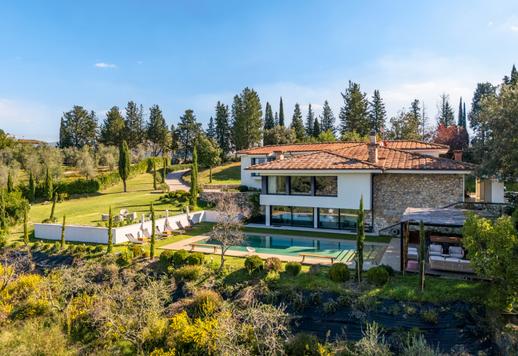 Villa con design contemporaneo, giardino zen e oliveto in vendita a Greve in Chianti Image 2