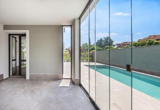 Elegante villa finemente ristrutturata in vendita ai confini del Parco di Monza Image 8