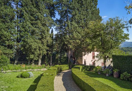 Arvostettu 1600-luvun huvila, jossa on suuri yksityinen puisto, myytävänä muutaman askeleen päässä Firenzestä Image 6