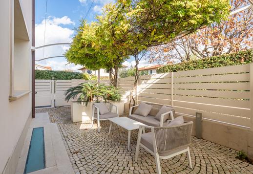 Exclusief pand van 240 m² met drie verdiepingen op een steenworp afstand van het stadscentrum Image 2