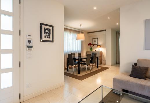 Exclusief pand van 240 m² met drie verdiepingen op een steenworp afstand van het stadscentrum Image 5