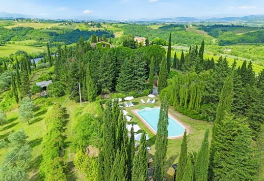 Villa storica con piscina panoramica in vendita nel cuore del Chianti Image 4