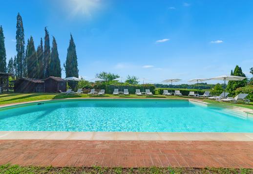 Villa storica con piscina panoramica in vendita nel cuore del Chianti Image 7