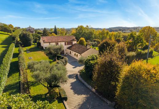 Villa avec cheminée en pierre et parc arboré en vente à Conegliano, entre les terres du Prosecco Superiore Image 3