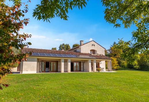 Villa avec cheminée en pierre et parc arboré en vente à Conegliano, entre les terres du Prosecco Superiore Image 7