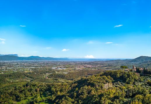 Prestigiosa dimora con dieci ettari di terreno e vista sconfinata sulle colline toscane in vendita a Pistoia Image 5