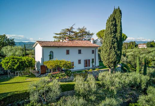 Prestigiosa dimora con dieci ettari di terreno e vista sconfinata sulle colline toscane in vendita a Pistoia Image 7