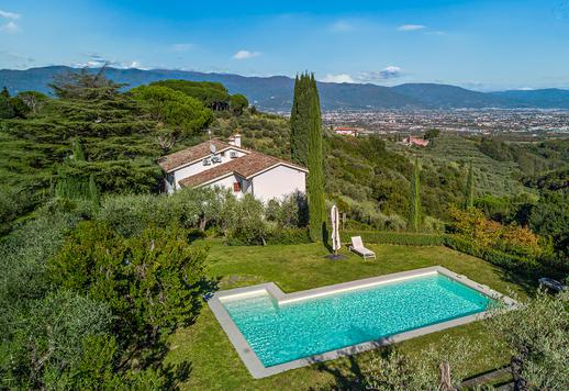 Prestigiosa dimora con dieci ettari di terreno e vista sconfinata sulle colline toscane in vendita a Pistoia Image 8