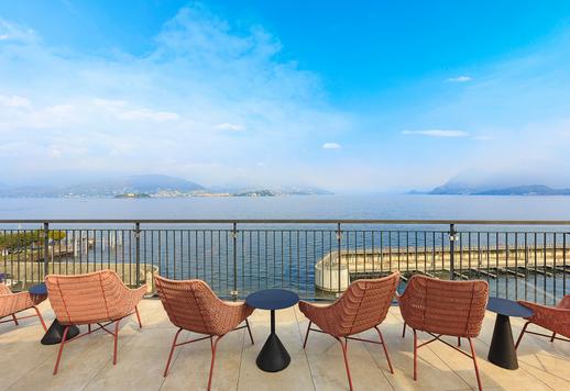 Prestigieuze accommodatie aan het meer met uitzicht op het Lago Maggiore en een wellnesscentrum te koop in Stresa. Image 2