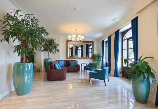Prestigieuze accommodatie aan het meer met uitzicht op het Lago Maggiore en een wellnesscentrum te koop in Stresa. Image 8