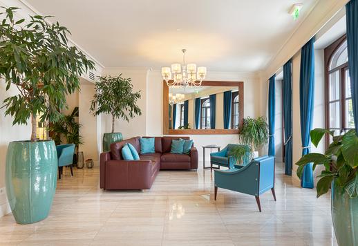 Prestigieuze accommodatie aan het meer met uitzicht op het Lago Maggiore en een wellnesscentrum te koop in Stresa. Image 9