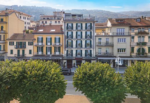 Prestigieuze accommodatie aan het meer met uitzicht op het Lago Maggiore en een wellnesscentrum te koop in Stresa. Image 4