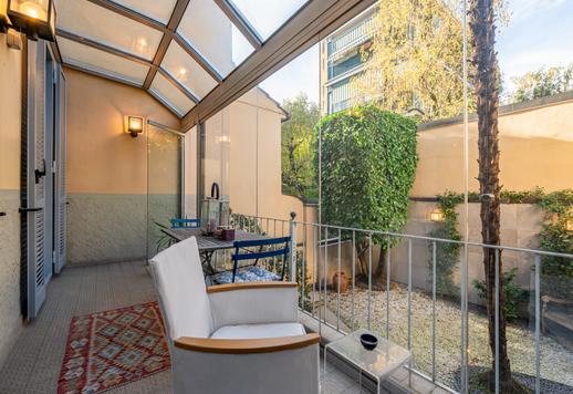 CityLife&#39;a yakın veranda ve açık alanlara sahip şık mülk Image 5