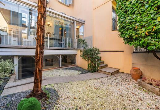 CityLife&#39;a yakın veranda ve açık alanlara sahip şık mülk Image 7