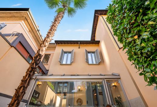 CityLife&#39;a yakın veranda ve açık alanlara sahip şık mülk Image 1