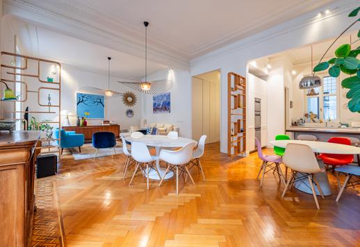 Elegantti kiinteistö, jossa on suuri sali ja design-huonekalut, myytävänä Milanon sydämessä Image 6