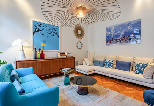 Elegantti kiinteistö, jossa on suuri sali ja design-huonekalut, myytävänä Milanon sydämessä Image 3