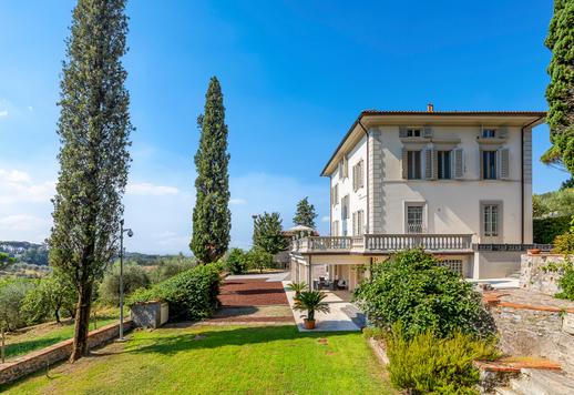 Élégante demeure d'époque avec vue sur Montecatini Alto et piscine privée à vendre à Pistoia Image 6
