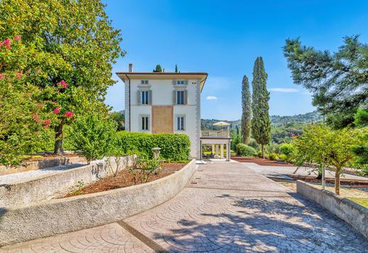 Élégante demeure d'époque avec vue sur Montecatini Alto et piscine privée à vendre à Pistoia Image 8