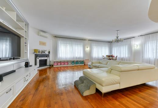 Nieruchomość Iconi o powierzchni 1600 m² z ogrodem o powierzchni 10 000 m², kortem tenisowym i boiskiem do piłki nożnej, 21 sypialniami i 11 łazienkami w najbardziej ekskluzywnej dzielnicy Rzymu Image 7