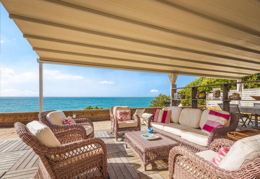 Castiglioncello&#39;da satılık, büyük teraslı ve özel su erişimli, sahil kenarındaki villada şık daire. Image 7